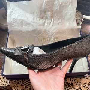 Stuart Weitzman snakeskin Pumps heels size 9.5 new in box.